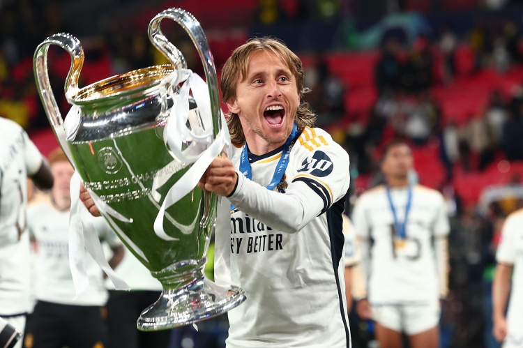 包含转会期欧超杯传出新动向，多特蒙德迎来里程碑，管理层表态：信心回归，细节决定成败的词条