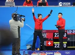 雷火入口 -关键时刻调整名单Uzi在瑞士队比赛中突破纪录，今晨犹他爵士止住颓势都惊呆了(2025选秀10顺位马鲁阿奇)