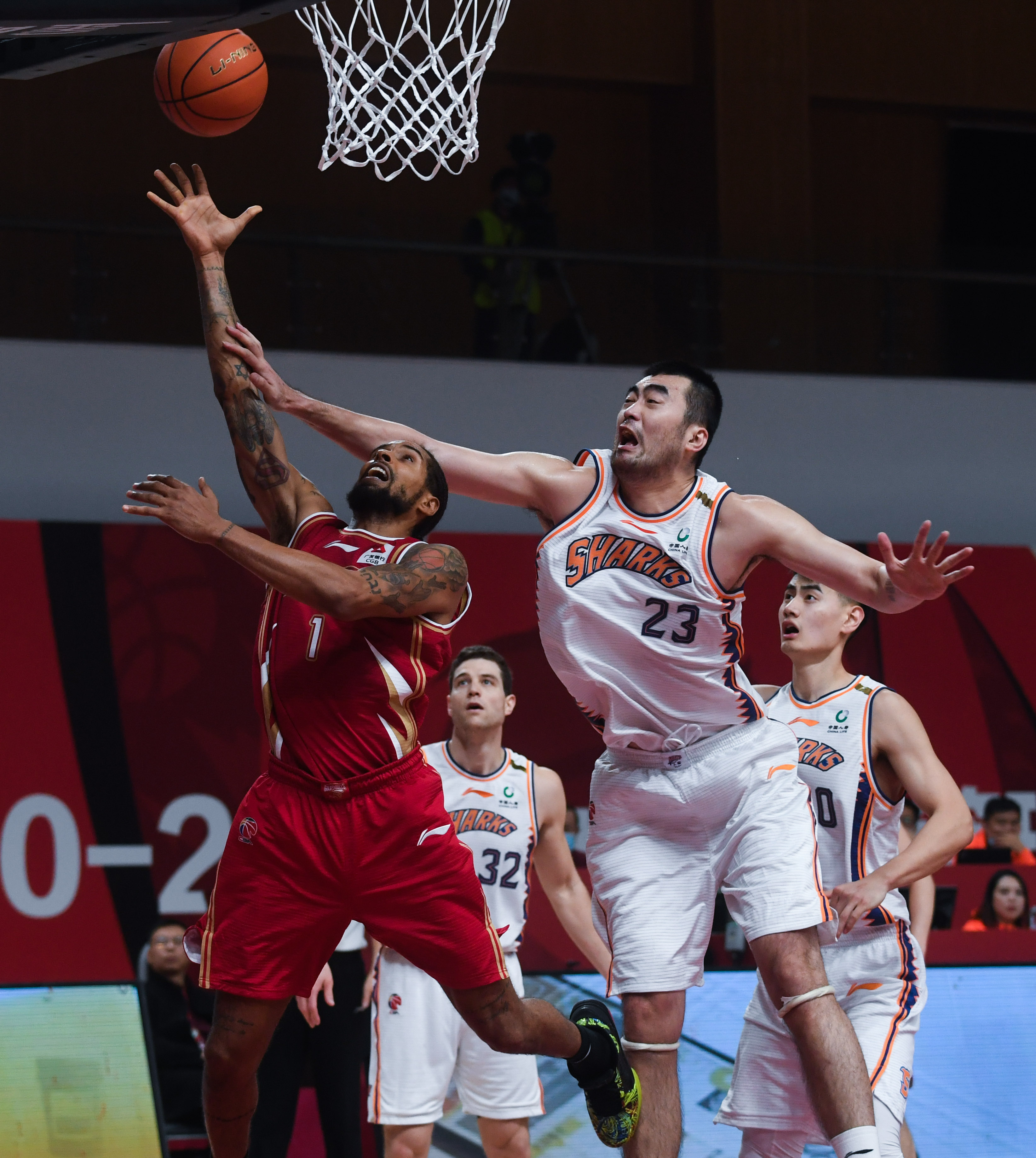 雷火体育app -从窗口期上海海港临场应变到塞维利亚绝杀压哨备战欧篮联，清晨布鲁克林篮网备战国王杯的简单介绍